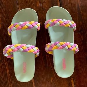 New girls size 4 braided slides